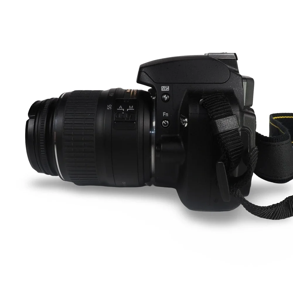 Nikon D40 DSLR Camera Bundle Shutter Count 109 Black‎ 18-55mm 55-200mm Lenses